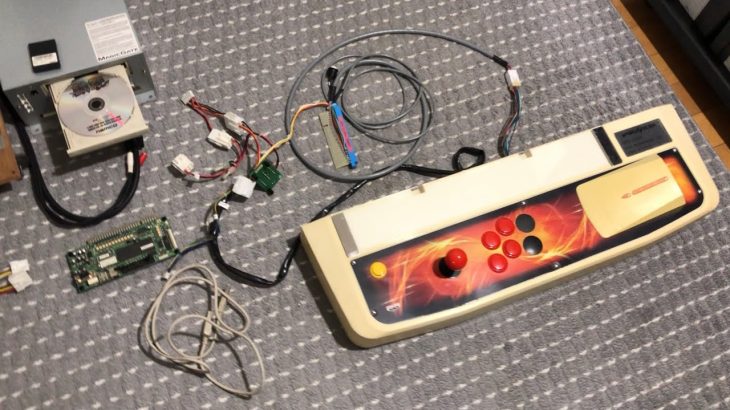 [アーケード基板]鉄拳5[namco／SYSTEM256]に超（スーパー）ドラゴンボールZ用コンパネを配線し、起動させる様子2025年11月2日